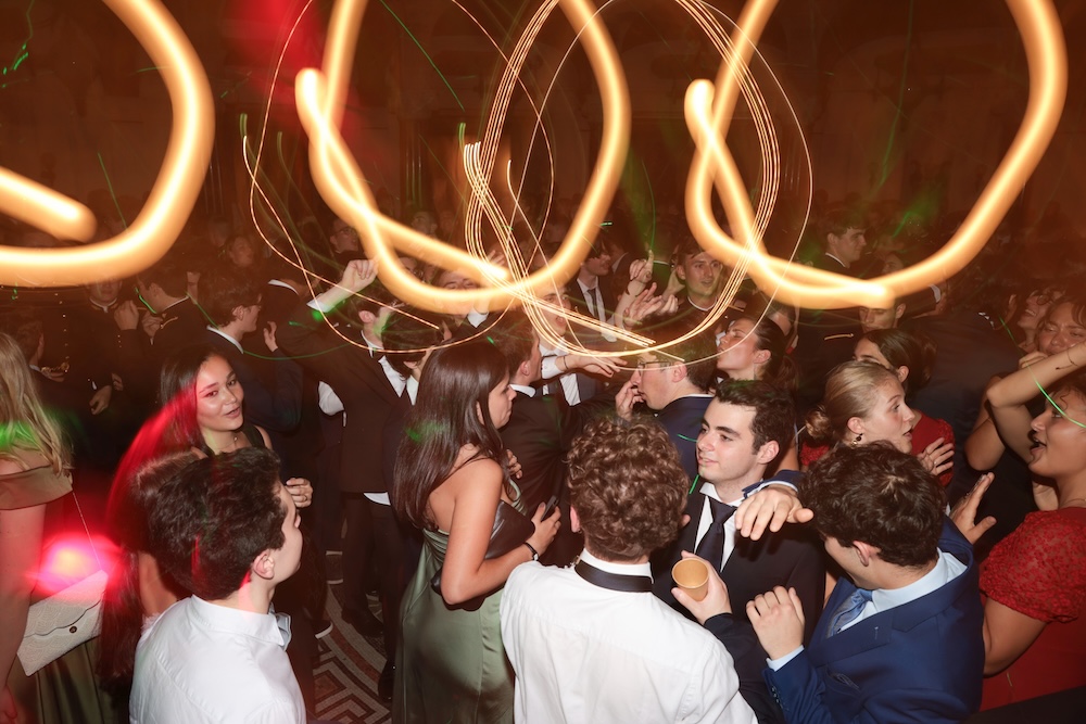 Soiree dansante bal de l'X Couple dansant à la soirée du bal de l'X